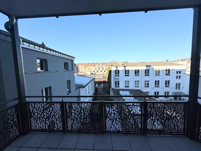 F&uuml;rstenwall: komplett sanierte 2-Zimmer-Wohnung im Hinterhof