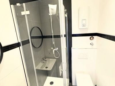 F&uuml;rstenwall: komplett sanierte 2-Zimmer-Wohnung im Hinterhof