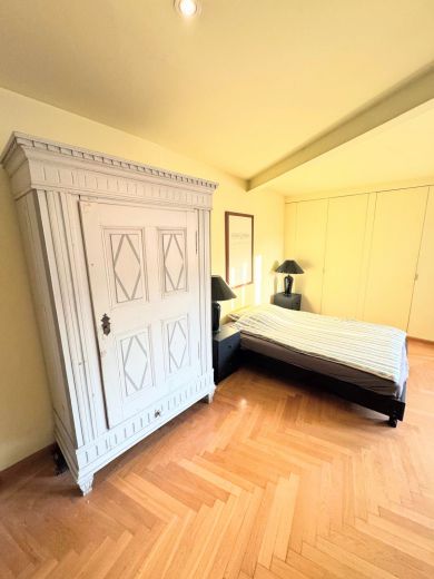 Pempelfort: 1,5 -Zimmer-Altbauwohnung in prachtvollem Altbau