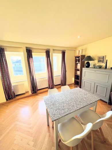 Pempelfort: 1,5 -Zimmer-Altbauwohnung in prachtvollem Altbau