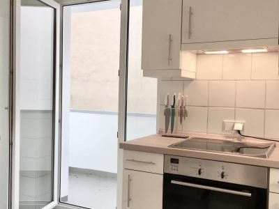 Oberkassel: Top 2-Zimmer-Wohnung mit Balkon