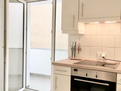 Oberkassel: Top 2-Zimmer-Wohnung mit Balkon