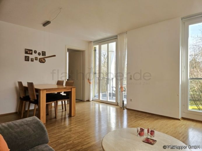 M&ouml;blierte 4-Zimmer-Wohnung mit Aufzug und Balkon in M&uuml;nchen - Riem