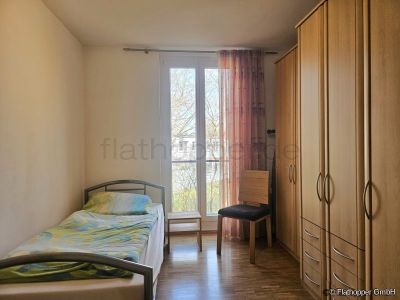 M&ouml;blierte 4-Zimmer-Wohnung mit Aufzug und Balkon in M&uuml;nchen - Riem