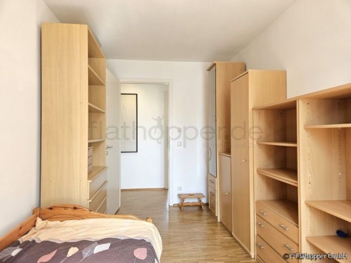 M&ouml;blierte 4-Zimmer-Wohnung mit Aufzug und Balkon in M&uuml;nchen - Riem