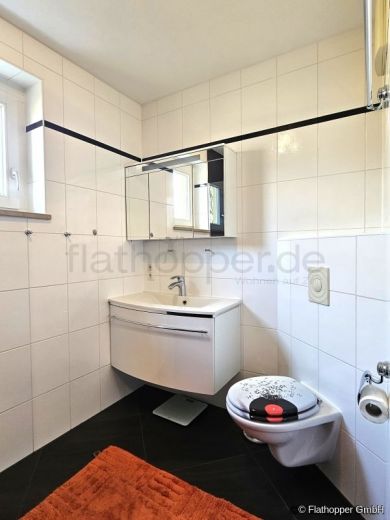 M&ouml;blierte 4-Zimmer-Wohnung mit Aufzug und Balkon in M&uuml;nchen - Riem