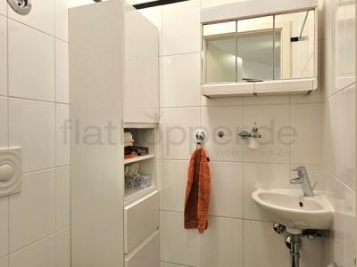 M&ouml;blierte 4-Zimmer-Wohnung mit Aufzug und Balkon in M&uuml;nchen - Riem