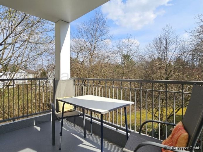 M&ouml;blierte 4-Zimmer-Wohnung mit Aufzug und Balkon in M&uuml;nchen - Riem