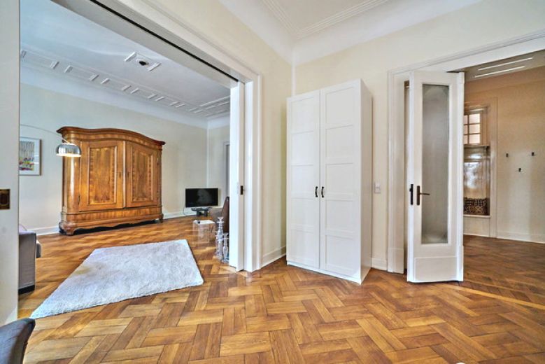 Traumwohnung in saniertem Altbau in Top Lage Unterbilk/Medienhafen