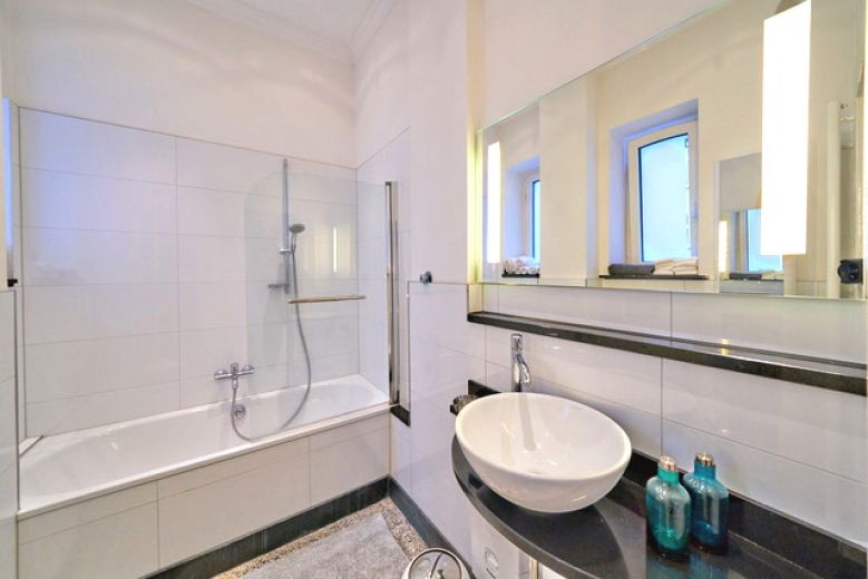 Traumwohnung in saniertem Altbau in Top Lage Unterbilk/Medienhafen