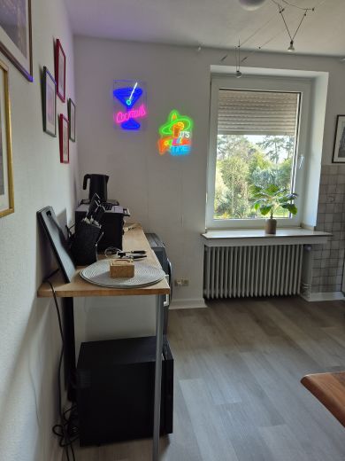 OB-D&uuml;mpten, gem&uuml;tlich, Erstbezug in zentraler, ruhiger Lage. 100 mBit.