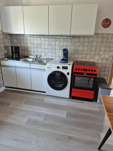 OB-D&uuml;mpten, gem&uuml;tlich, Erstbezug in zentraler, ruhiger Lage. 100 mBit.