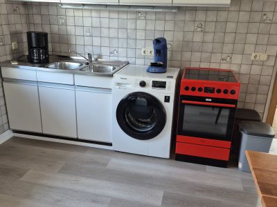 OB-D&uuml;mpten, gem&uuml;tlich, Erstbezug in zentraler, ruhiger Lage. 100 mBit.