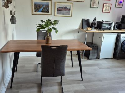 OB-D&uuml;mpten, gem&uuml;tlich, Erstbezug in zentraler, ruhiger Lage. 100 mBit.