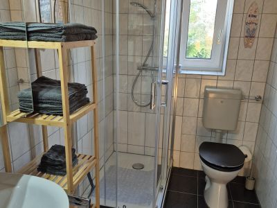 OB-D&uuml;mpten, gem&uuml;tlich, Erstbezug in zentraler, ruhiger Lage. 100 mBit.