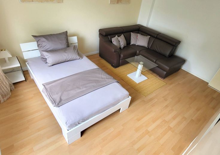 Helles Appartment in Oberkassel mit Sonnenterrasse und Gartenblick