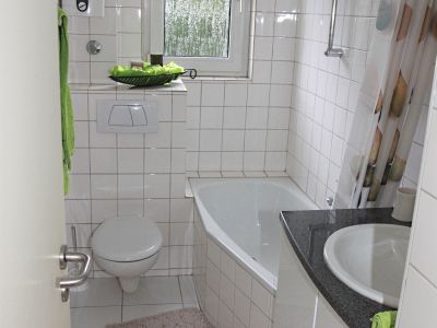 Helles Appartment in Oberkassel mit Sonnenterrasse und Gartenblick