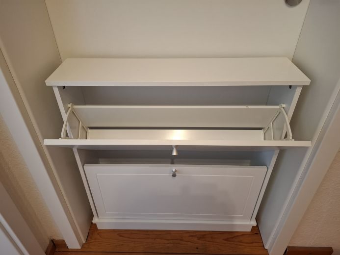 Neue moderne 1 Zi-Wohnung mit excl. Bad und K&uuml;che. Volle Ausstattung mit Klimaanlage. Weingarten bei Karlsruhe.