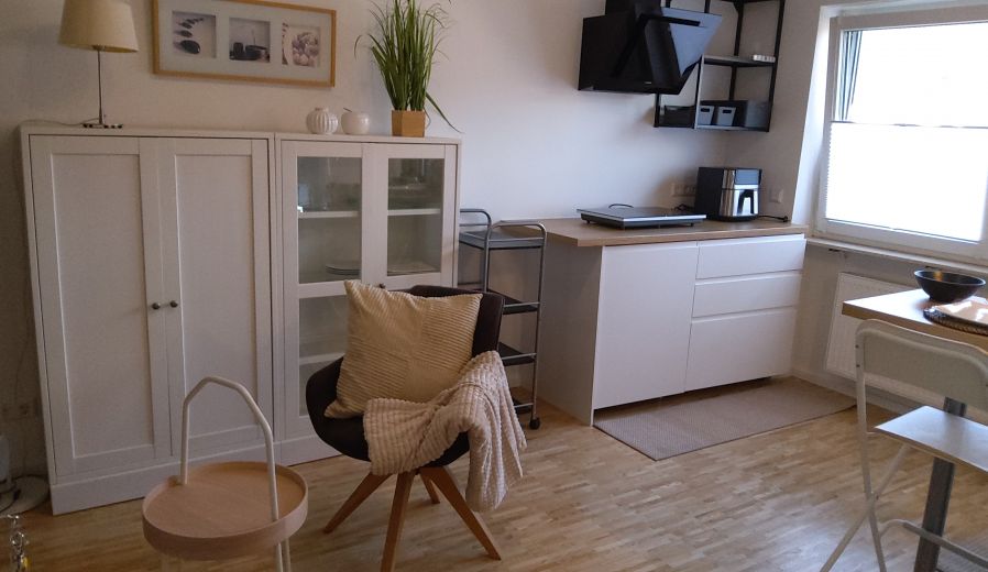 Neue moderne 1 Zi-Wohnung mit excl. Bad und K&uuml;che. Volle Ausstattung mit Klimaanlage. Weingarten bei Karlsruhe.