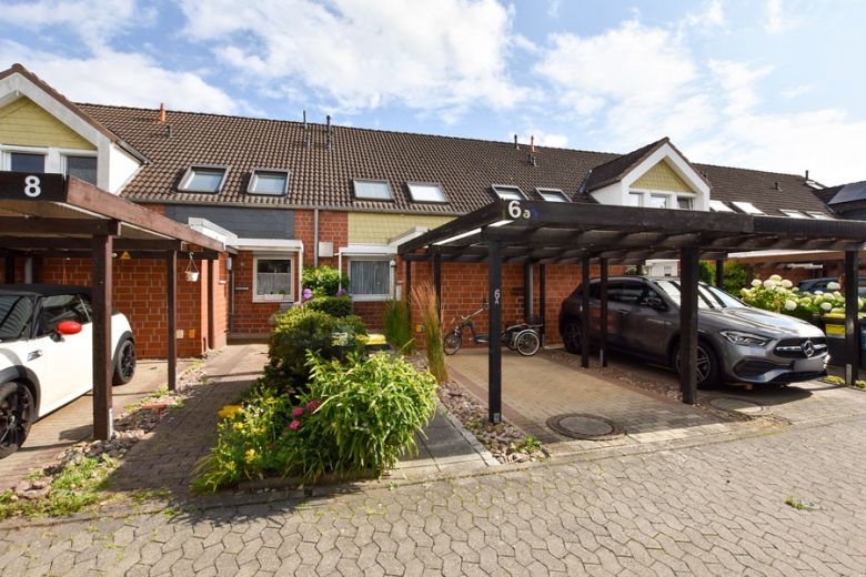 zentral gelegenes m&ouml;bliertes Reihenmittelhaus in ruhiger Lage,  vollst&auml;ndig eingerichtet  mit Geschirr, Bettw&auml;sche...mit Carport und G&auml;rtchen, 115m&sup2;