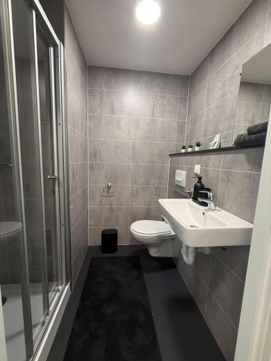 Neue, komplett m&ouml;blierte Wohnungen &ndash; eigene K&uuml;che, eigenes Bad, Fitnessraum und Gemeinschaftsr&auml;ume