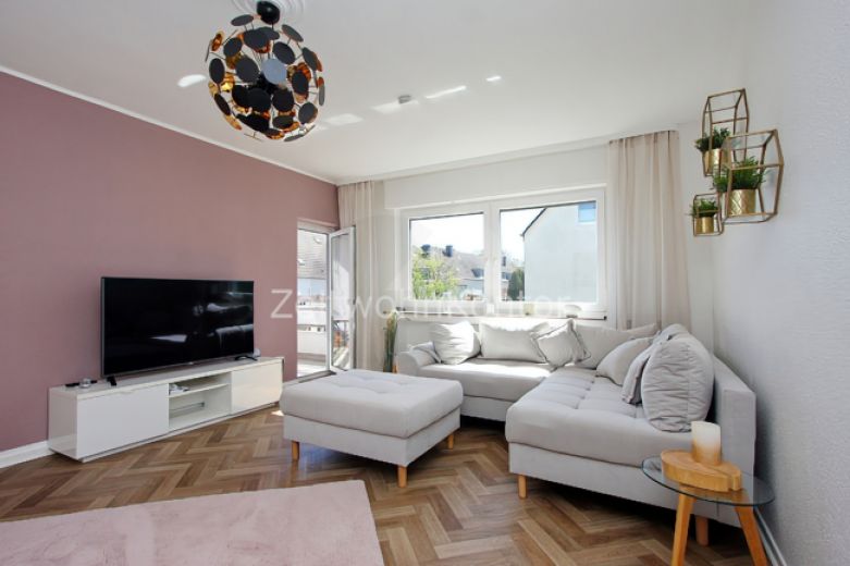 Schick modern in Bredeney mit Balkon in ruhiger Lage mit guter Anbindung, Internet aktiv