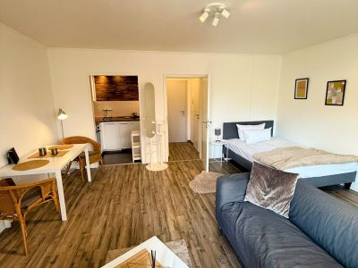 D&uuml;sseltal: 1,5-Zimmer-Wohnung mit Balkon und Blick ins Gr&uuml;ne