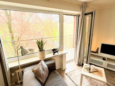 D&uuml;sseltal: 1,5-Zimmer-Wohnung mit Balkon und Blick ins Gr&uuml;ne