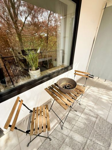 D&uuml;sseltal: 1,5-Zimmer-Wohnung mit Balkon und Blick ins Gr&uuml;ne