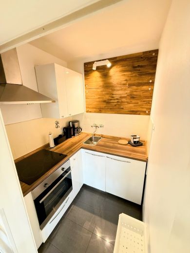 D&uuml;sseltal: 1,5-Zimmer-Wohnung mit Balkon und Blick ins Gr&uuml;ne