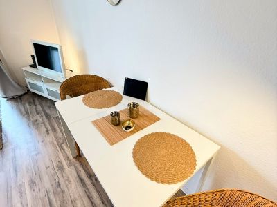 D&uuml;sseltal: 1,5-Zimmer-Wohnung mit Balkon und Blick ins Gr&uuml;ne
