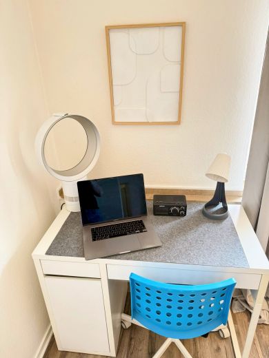 D&uuml;sseltal: 1,5-Zimmer-Wohnung mit Balkon und Blick ins Gr&uuml;ne