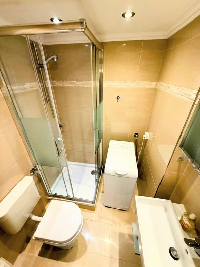 D&uuml;sseltal: 1,5-Zimmer-Wohnung mit Balkon und Blick ins Gr&uuml;ne