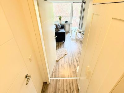 D&uuml;sseltal: 1,5-Zimmer-Wohnung mit Balkon und Blick ins Gr&uuml;ne