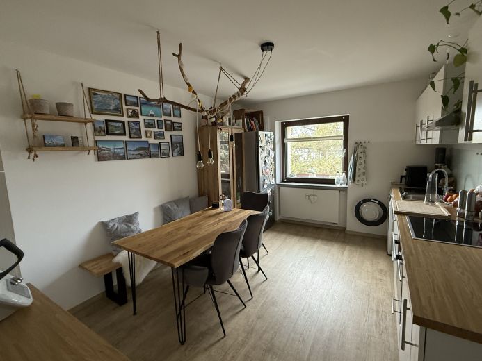 Vollm&ouml;blierte 2-Zimmer-Wohnung in K&ouml;ln-Zollstock zur Untermiete (60 m&sup2;, modern & lichtdurchflutet)