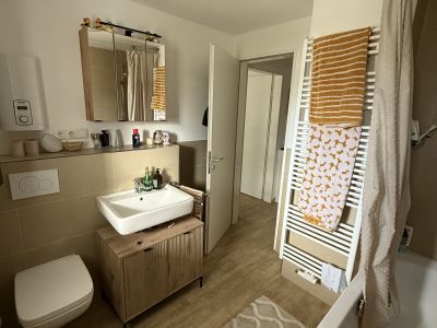 Vollm&ouml;blierte 2-Zimmer-Wohnung in K&ouml;ln-Zollstock zur Untermiete (60 m&sup2;, modern & lichtdurchflutet)