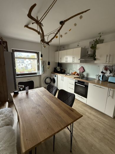 Vollm&ouml;blierte 2-Zimmer-Wohnung in K&ouml;ln-Zollstock zur Untermiete (60 m&sup2;, modern & lichtdurchflutet)