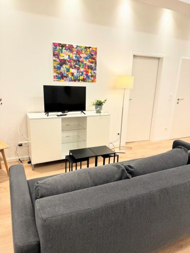 F&uuml;rstenwall: komplett sanierte 2-Zimmer-Wohnung