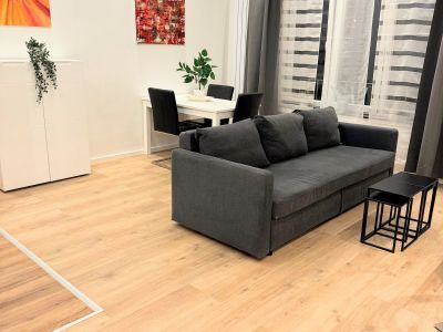 F&uuml;rstenwall: komplett sanierte 2-Zimmer-Wohnung