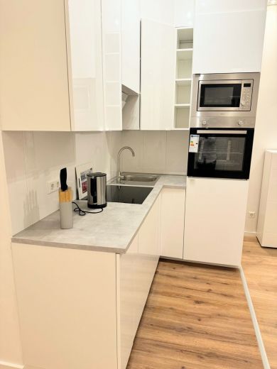 F&uuml;rstenwall: komplett sanierte 2-Zimmer-Wohnung