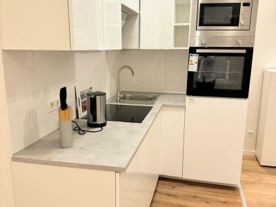 F&uuml;rstenwall: komplett sanierte 2-Zimmer-Wohnung