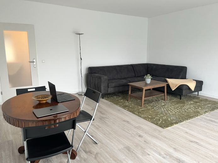 M&ouml;blierte 3-Zi.-Whg, direkt neben U-Bahn Hoisb&uuml;ttel