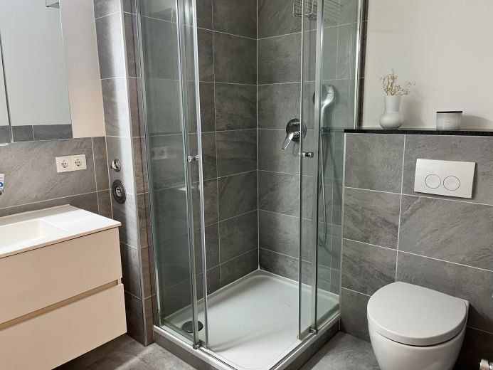 M&ouml;blierte 3-Zi.-Whg, direkt neben U-Bahn Hoisb&uuml;ttel