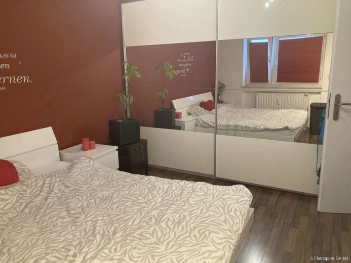 M&ouml;blierte 2-Zimmer-Wohnung mit S&uuml;dbalkon in F&uuml;rstenfeldbruck