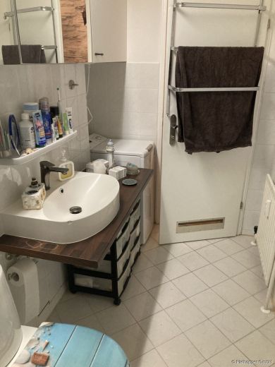 M&ouml;blierte 2-Zimmer-Wohnung mit S&uuml;dbalkon in F&uuml;rstenfeldbruck