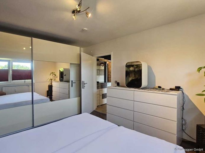M&ouml;blierte 2-Zimmer-Wohnung mit S&uuml;dbalkon in F&uuml;rstenfeldbruck