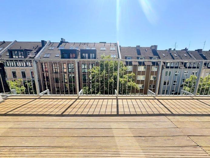 F&uuml;rstenwall: 3-Zimmer-Maisonette-Wohnung mit Dachterrasse