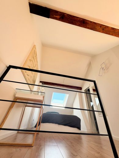 F&uuml;rstenwall: 3-Zimmer-Maisonette-Wohnung mit Dachterrasse