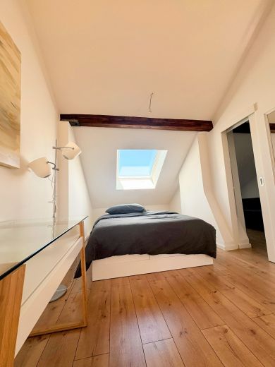 F&uuml;rstenwall: 3-Zimmer-Maisonette-Wohnung mit Dachterrasse