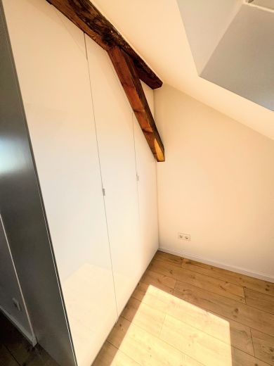 F&uuml;rstenwall: 3-Zimmer-Maisonette-Wohnung mit Dachterrasse